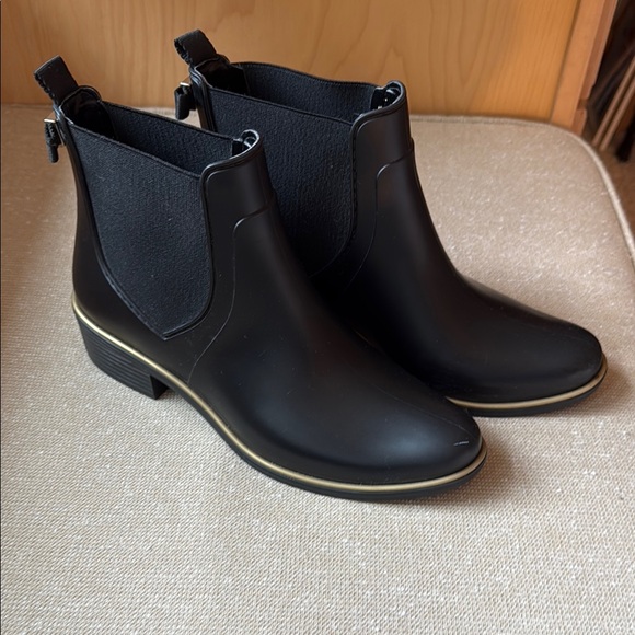 Kate Spade Rain Boots - Picture 2 of 8